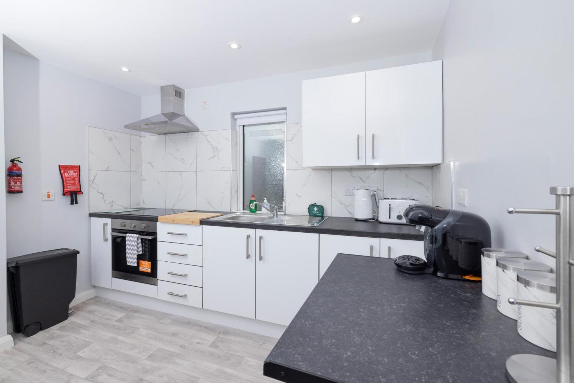 Modern 2 Bed Apartment Енніскіллен Екстер'єр фото