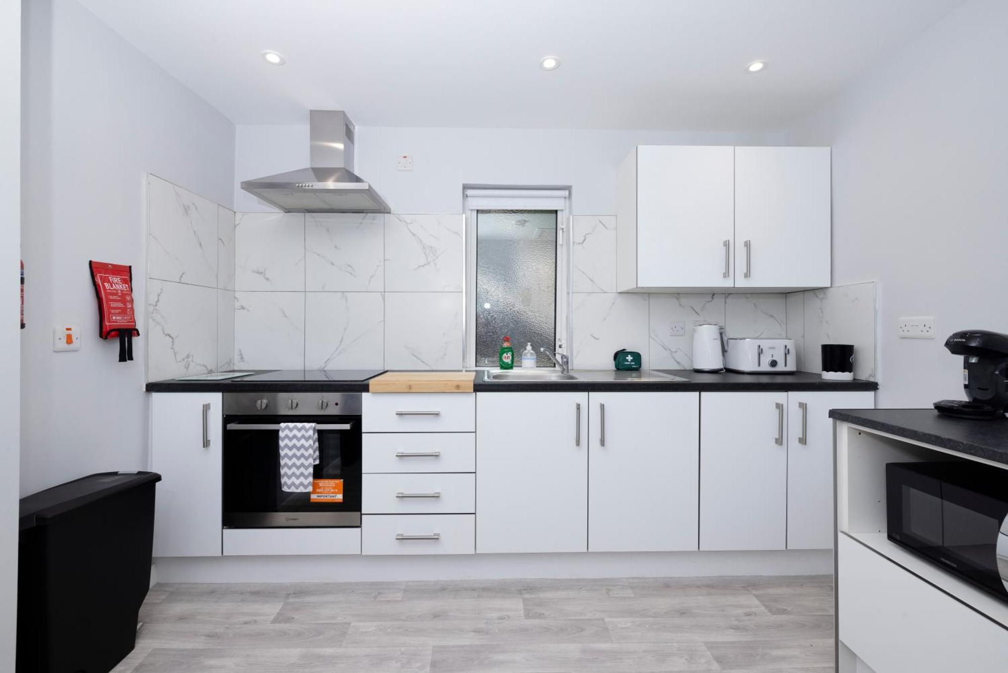 Modern 2 Bed Apartment Енніскіллен Екстер'єр фото