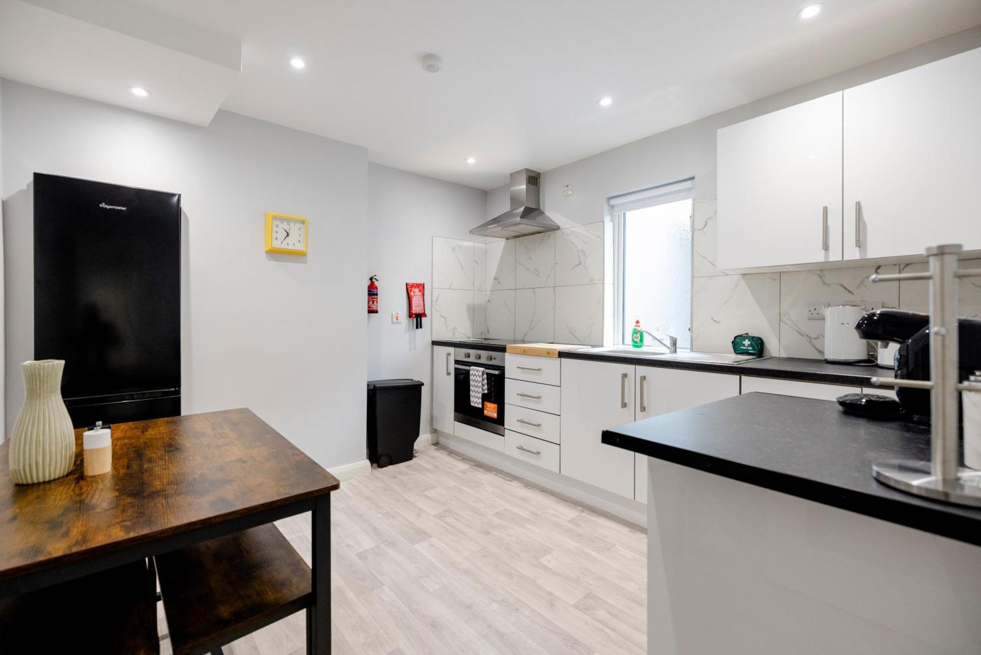 Modern 2 Bed Apartment Енніскіллен Екстер'єр фото